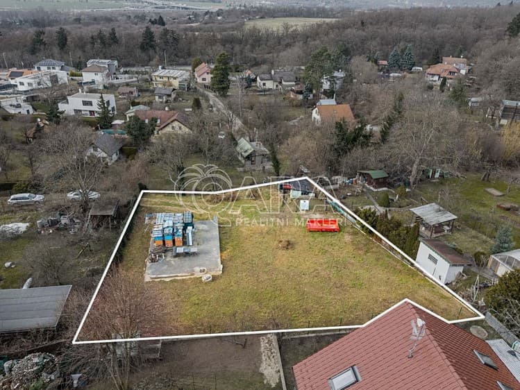 Prodej stavebního pozemku 1 056 m²
