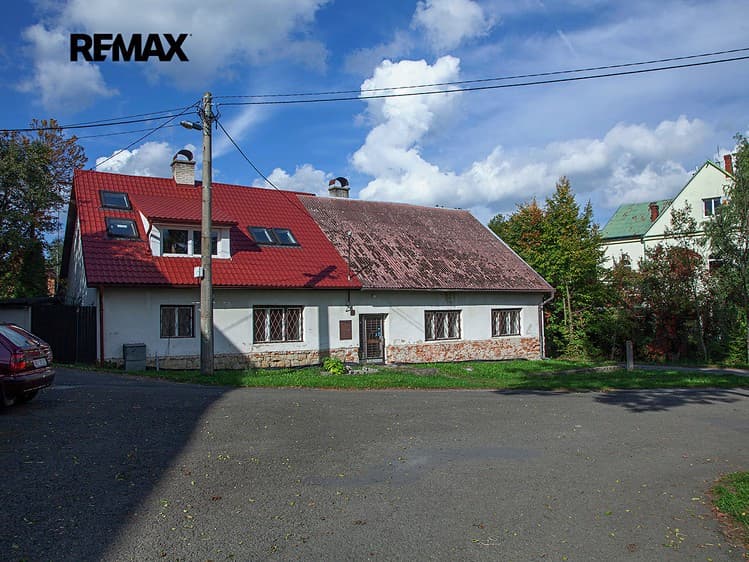 Prodej rodinného domu 420 m², pozemek 471 m²