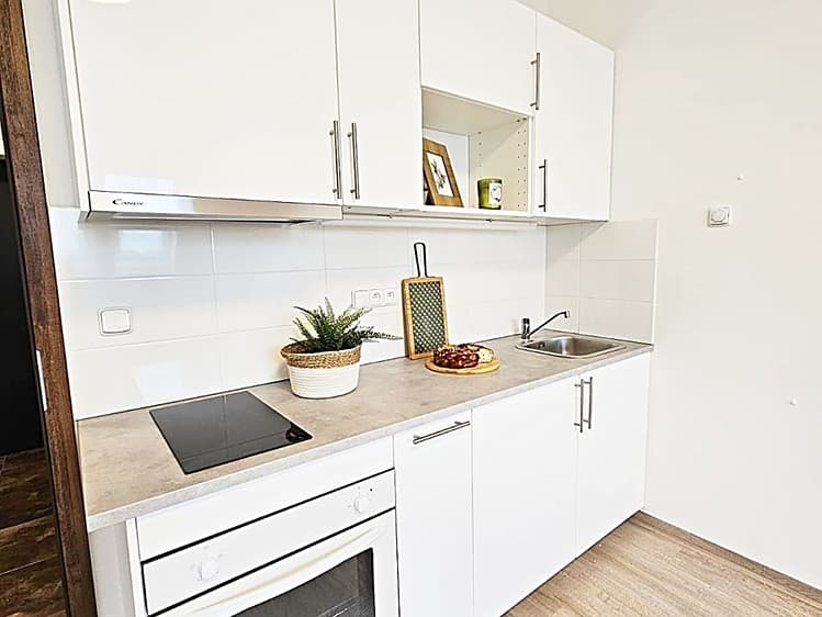 Pronájem bytu 1+kk 34 m²