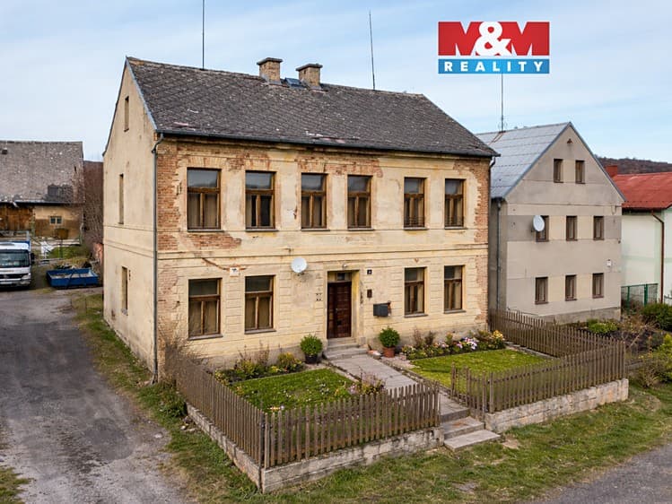 Prodej rodinného domu 200 m², pozemek 2 615 m²