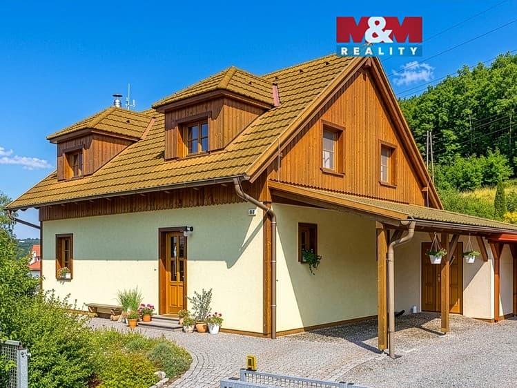 Prodej rodinného domu 139 m², pozemek 977 m²