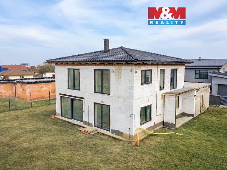 Prodej rodinného domu 185 m², pozemek 946 m²