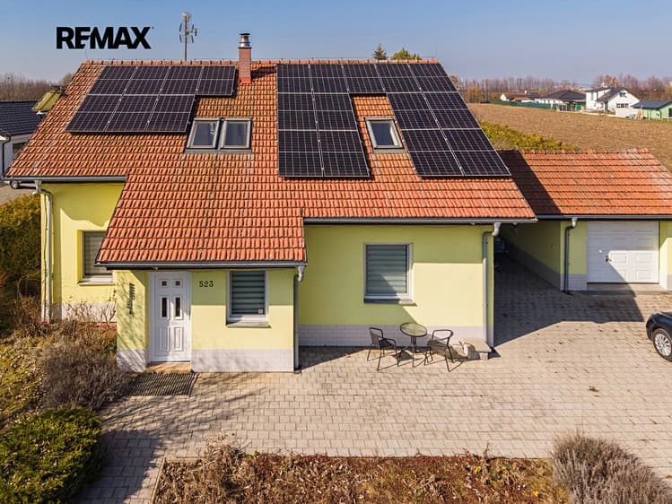 Prodej rodinného domu 209 m², pozemek 1 446 m²