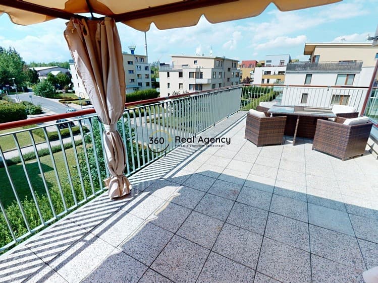 Pronájem bytu 3+kk 135 m² (Jednopodlažní)