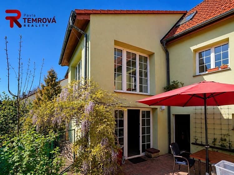 Prodej rodinného domu 276 m², pozemek 315 m²