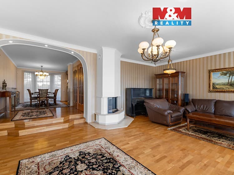 Prodej rodinného domu 277 m², pozemek 341 m²