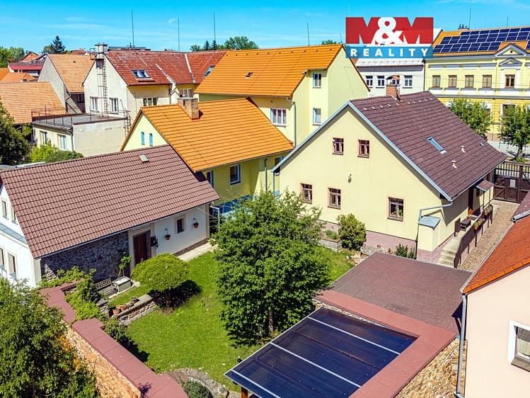 Prodej rodinného domu 213 m², pozemek 695 m²