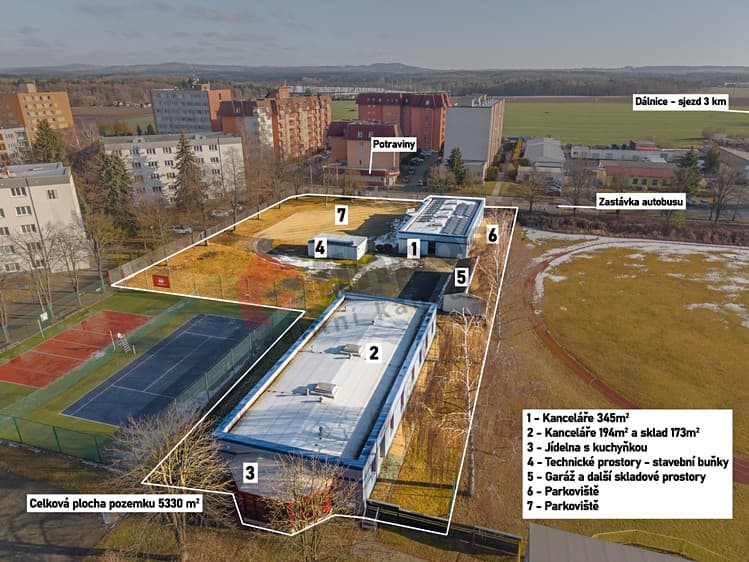 Pronájem kanceláře 712 m²