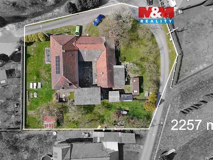 Prodej rodinného domu 140 m², pozemek 2 257 m²