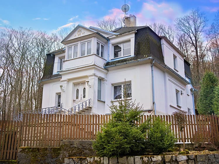 Prodej vily 250 m², pozemek 614 m²