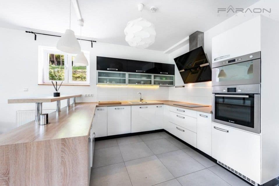 Pronájem bytu 2+kk 92 m²