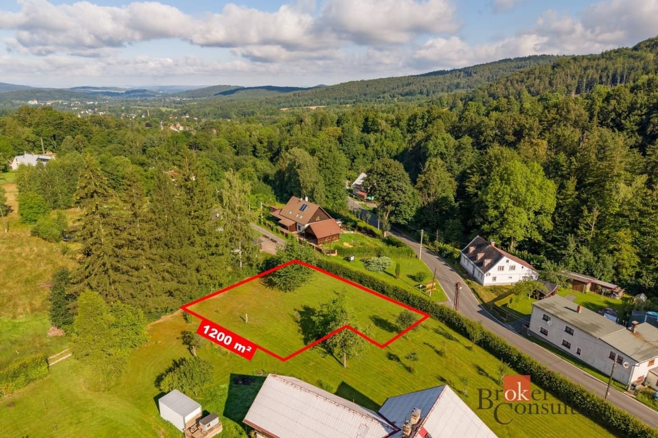 Prodej pozemku 1200 m²