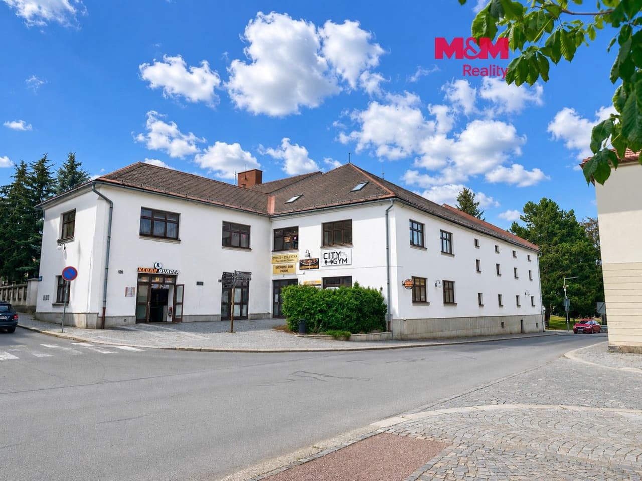Pronájem komerčního prostoru 220 m²