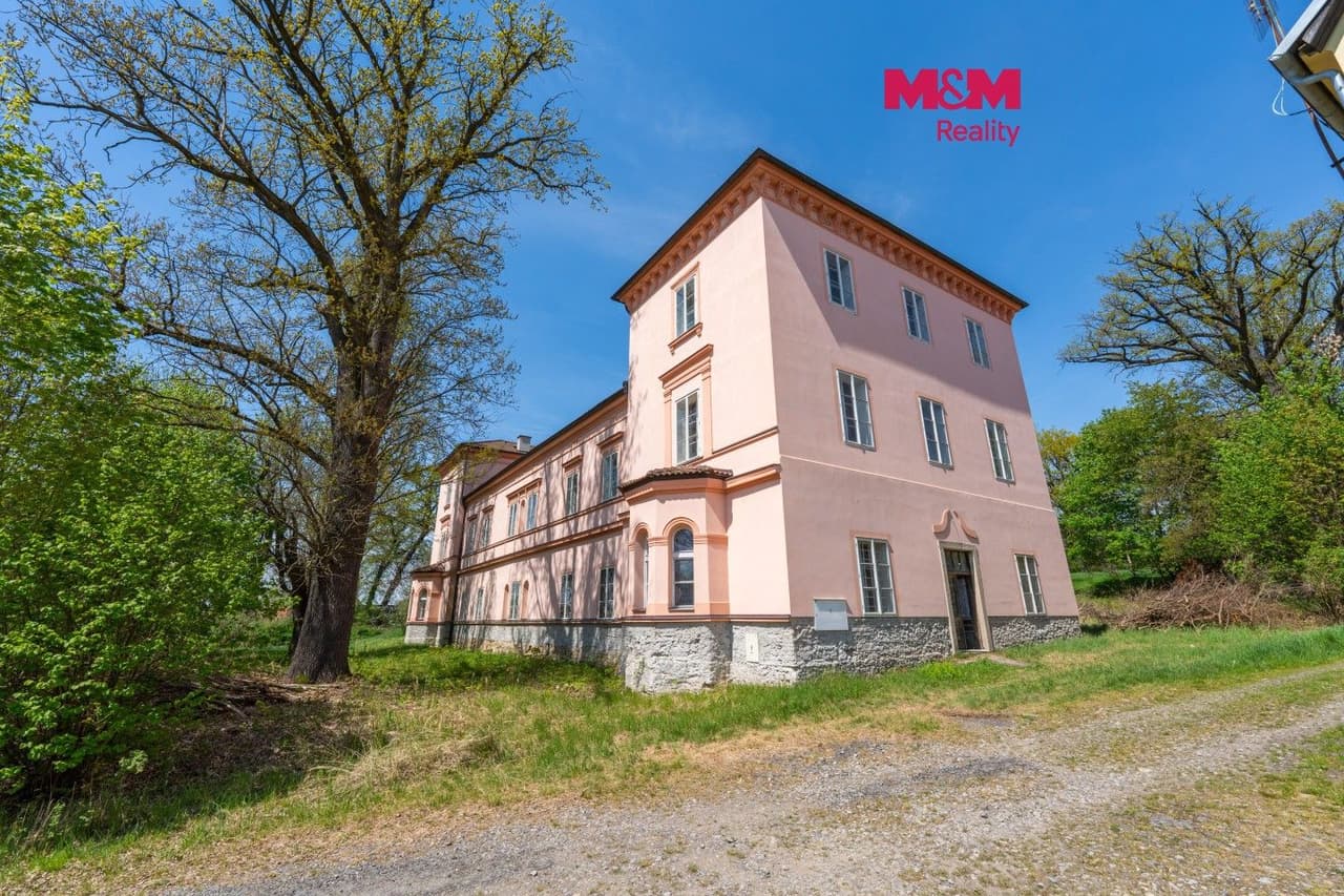 Prodej nemovitosti 963 m²