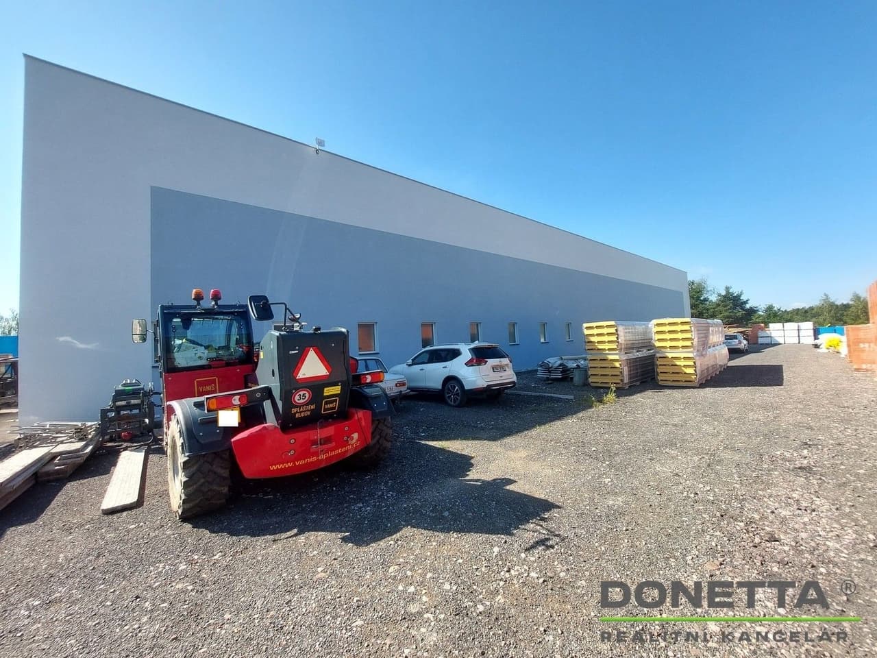 Pronájem komerčního prostoru 390 m²