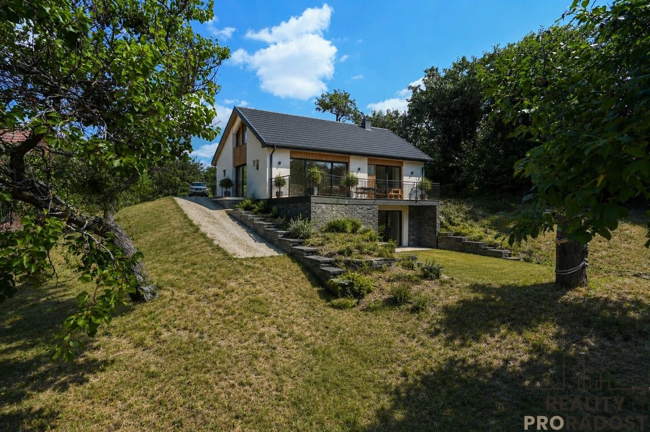 Prodej pozemku 1206 m²