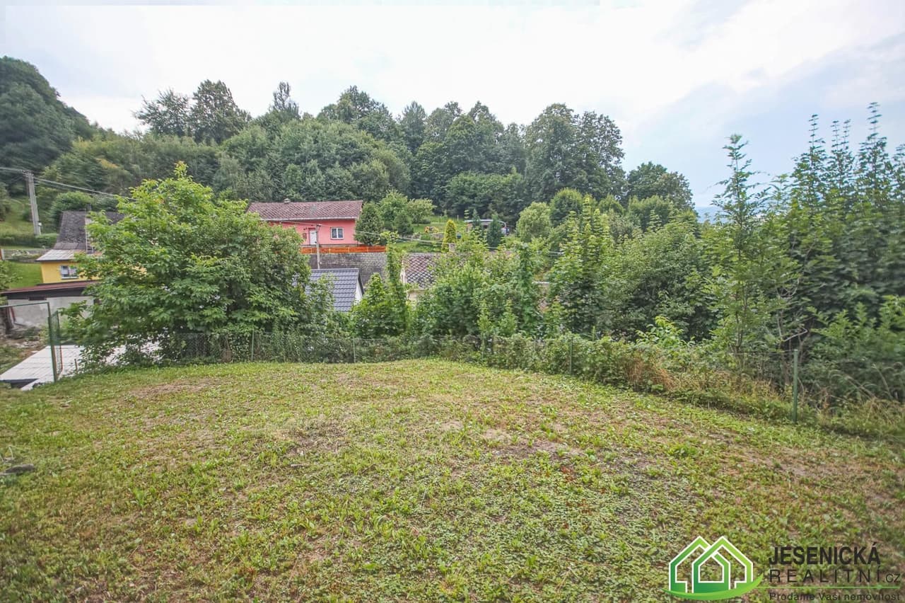Prodej pozemku 151 m²