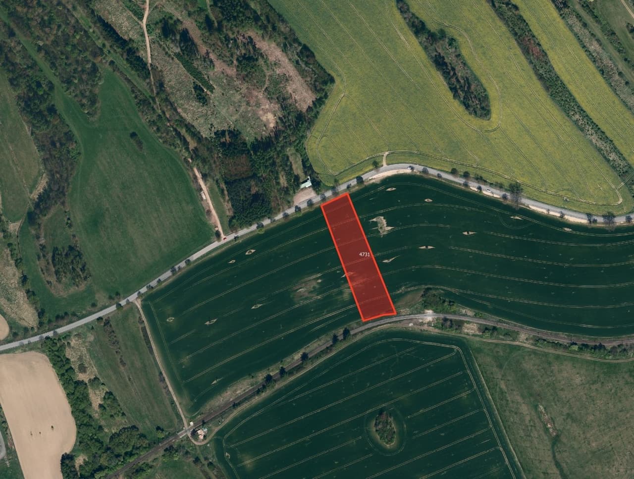 Prodej pozemku 7930 m²