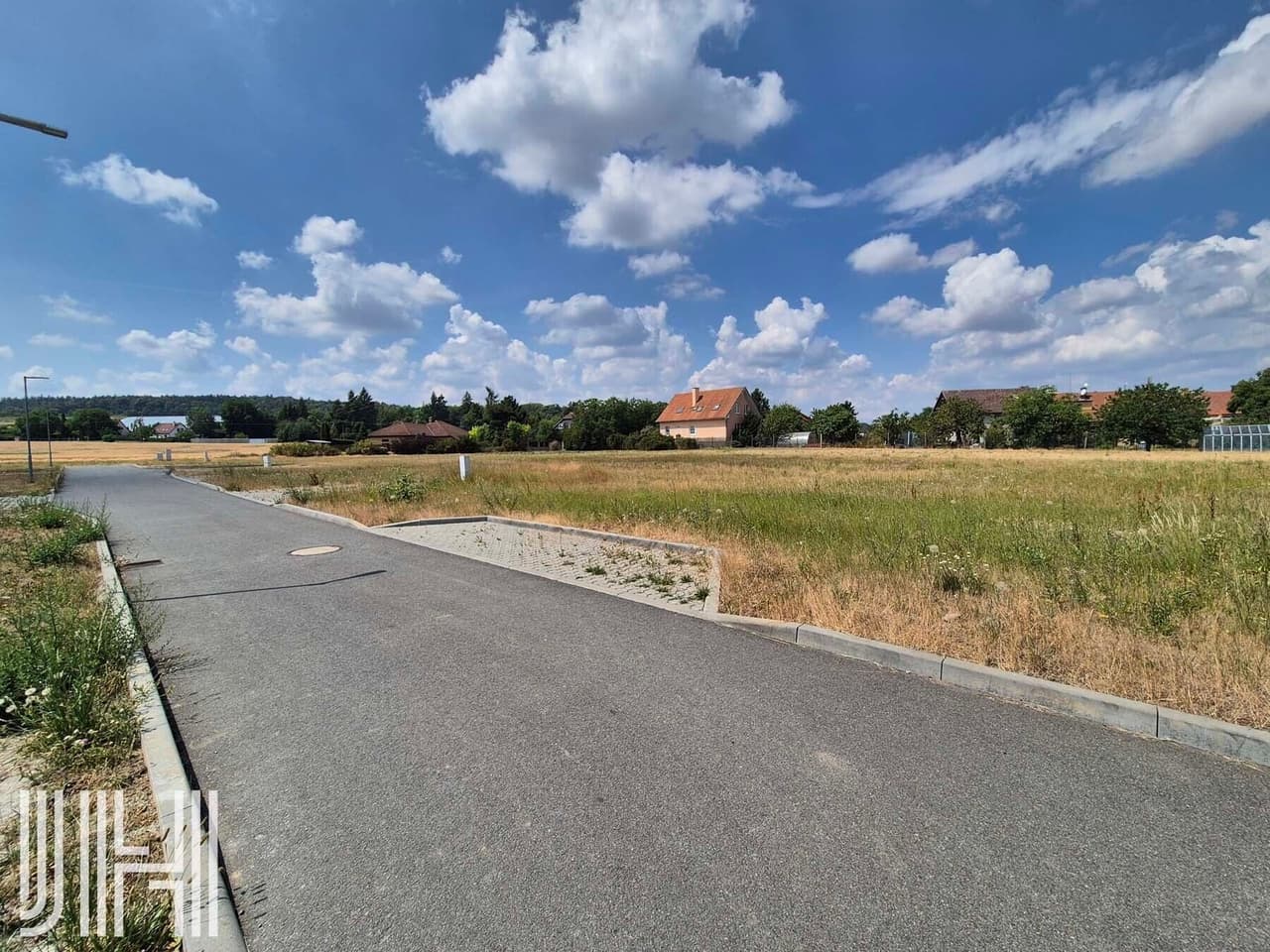 Prodej pozemku 1155 m²
