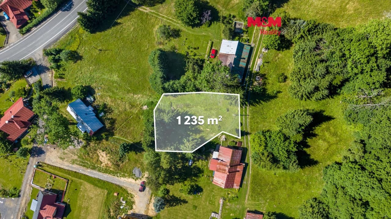 Prodej pozemku 826 m²