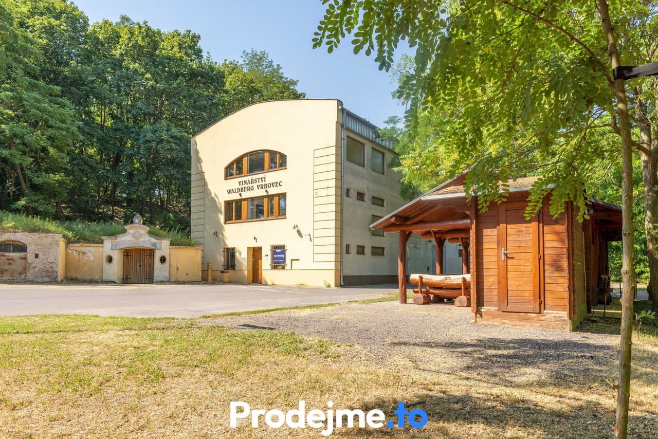 Prodej nemovitosti 1000 m²