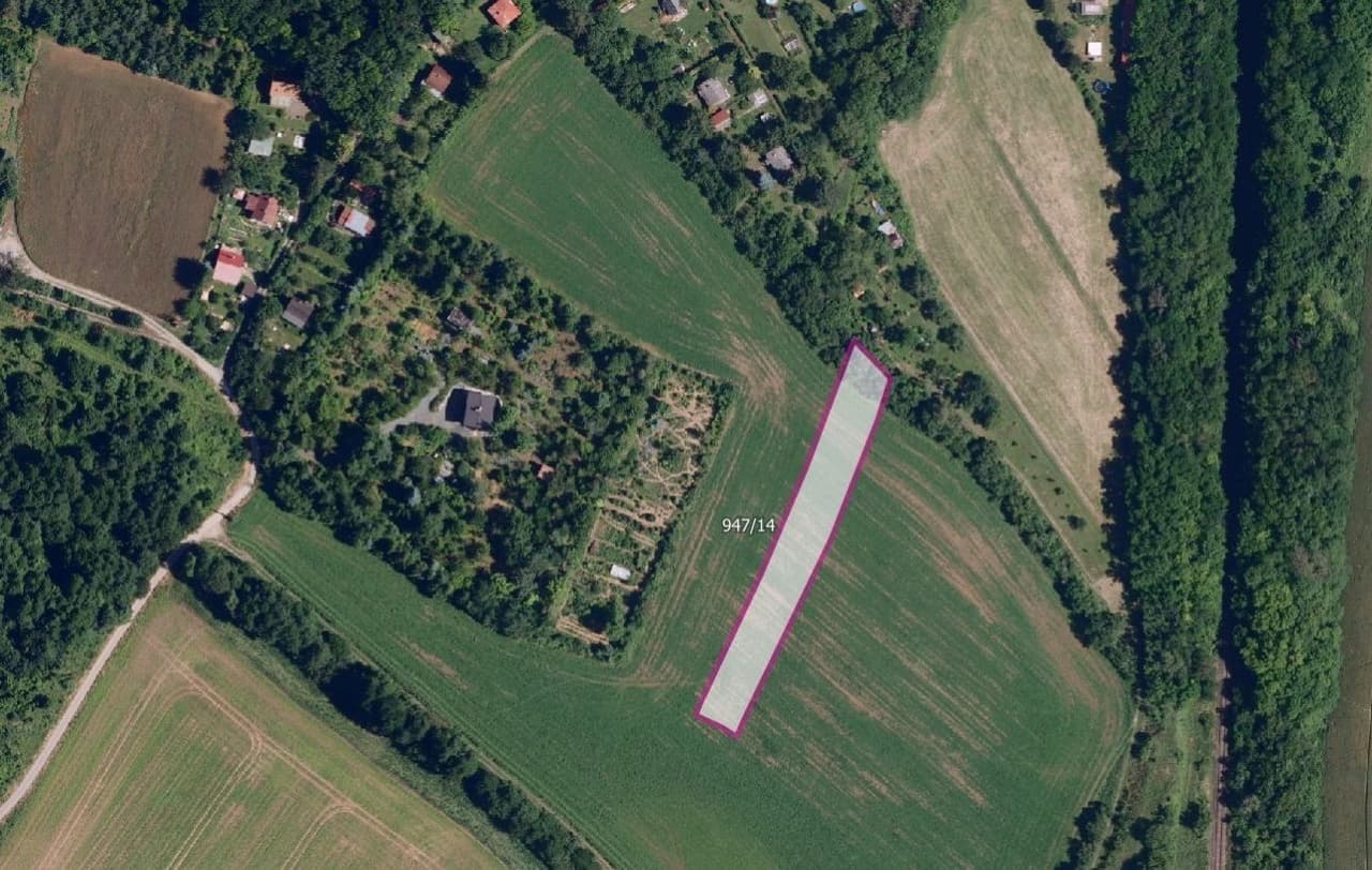 Prodej pozemku 7073 m²