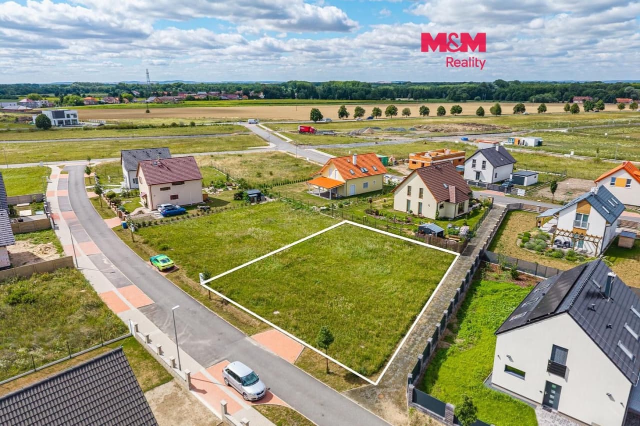 Prodej pozemku 714 m²