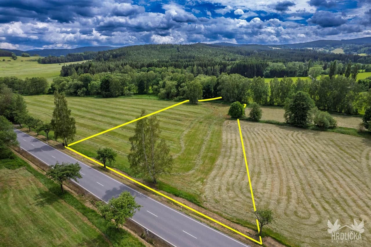 Prodej pozemku 9518 m²