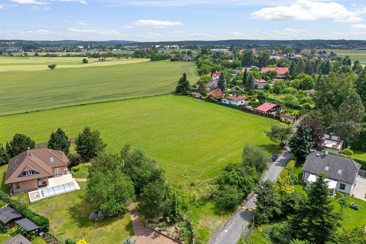 Prodej pozemku 3860 m²