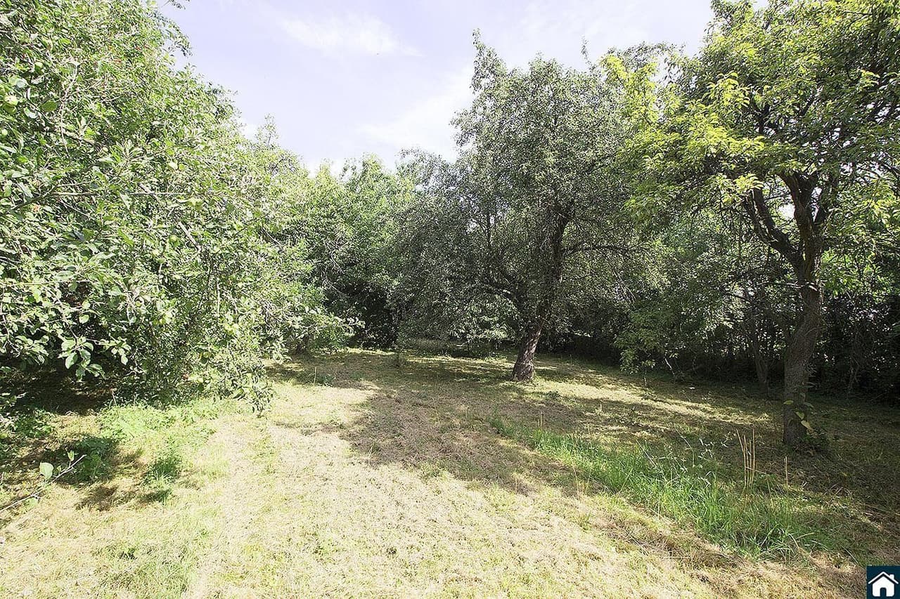 Prodej pozemku 2233 m²
