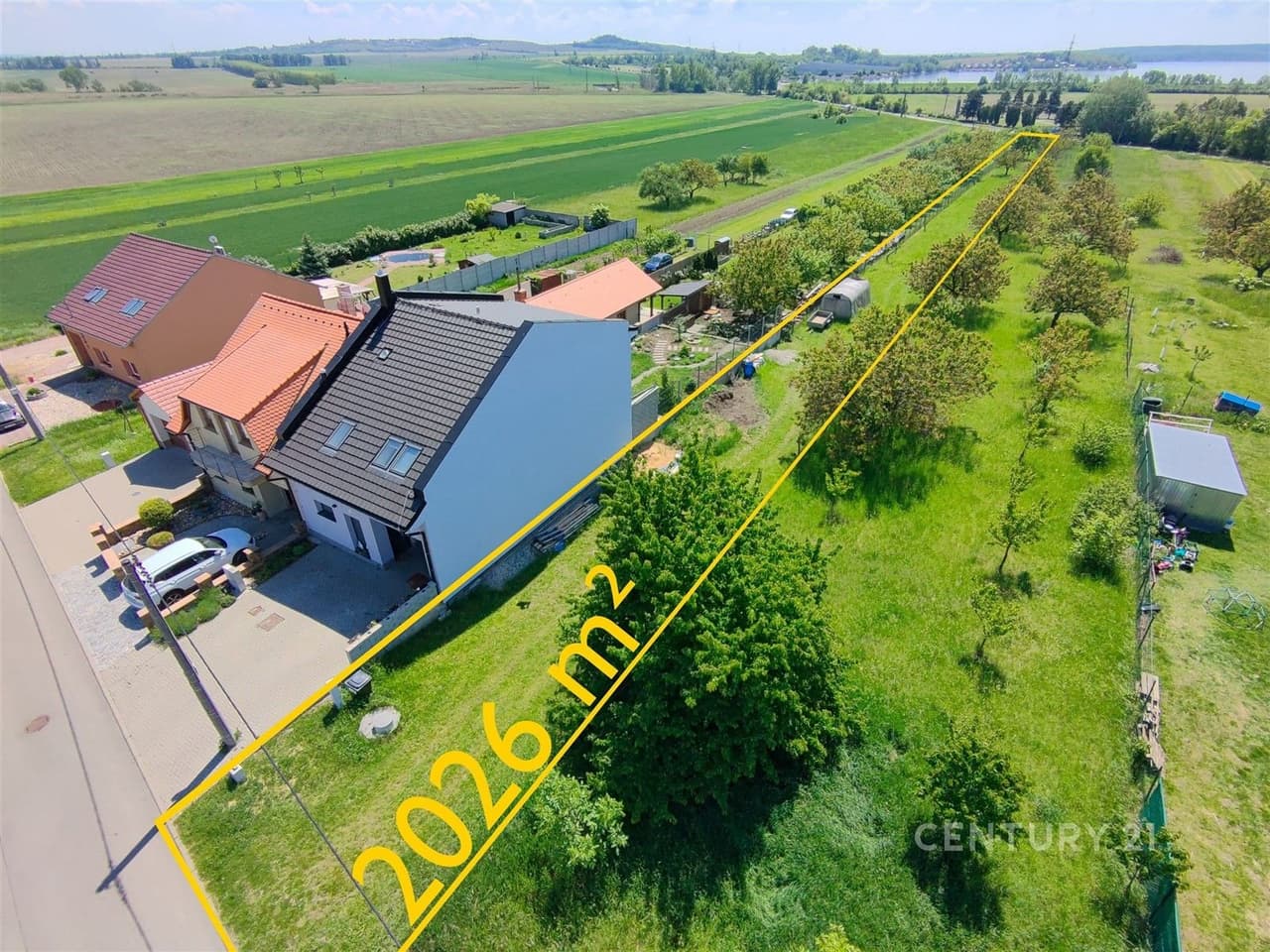 Prodej pozemku 2026 m²