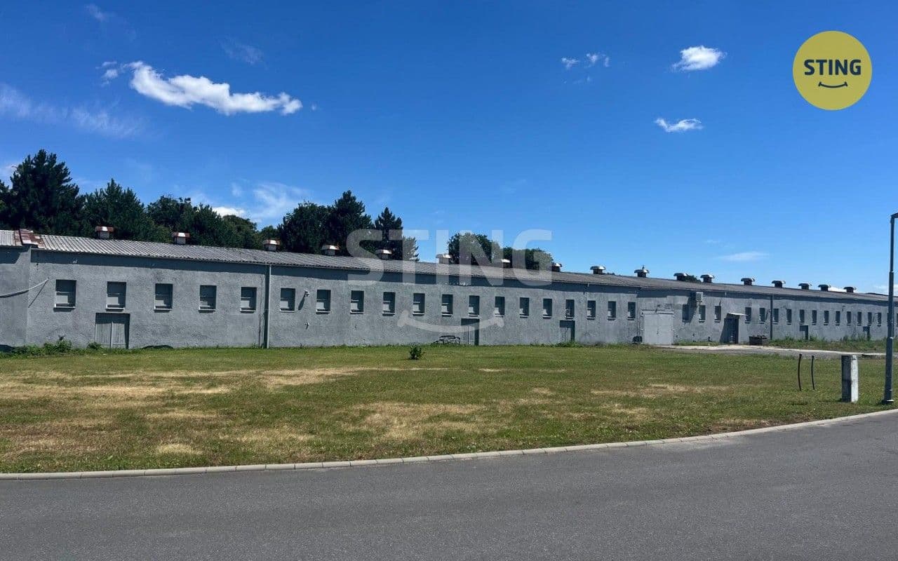 Pronájem komerčního prostoru 1156 m²