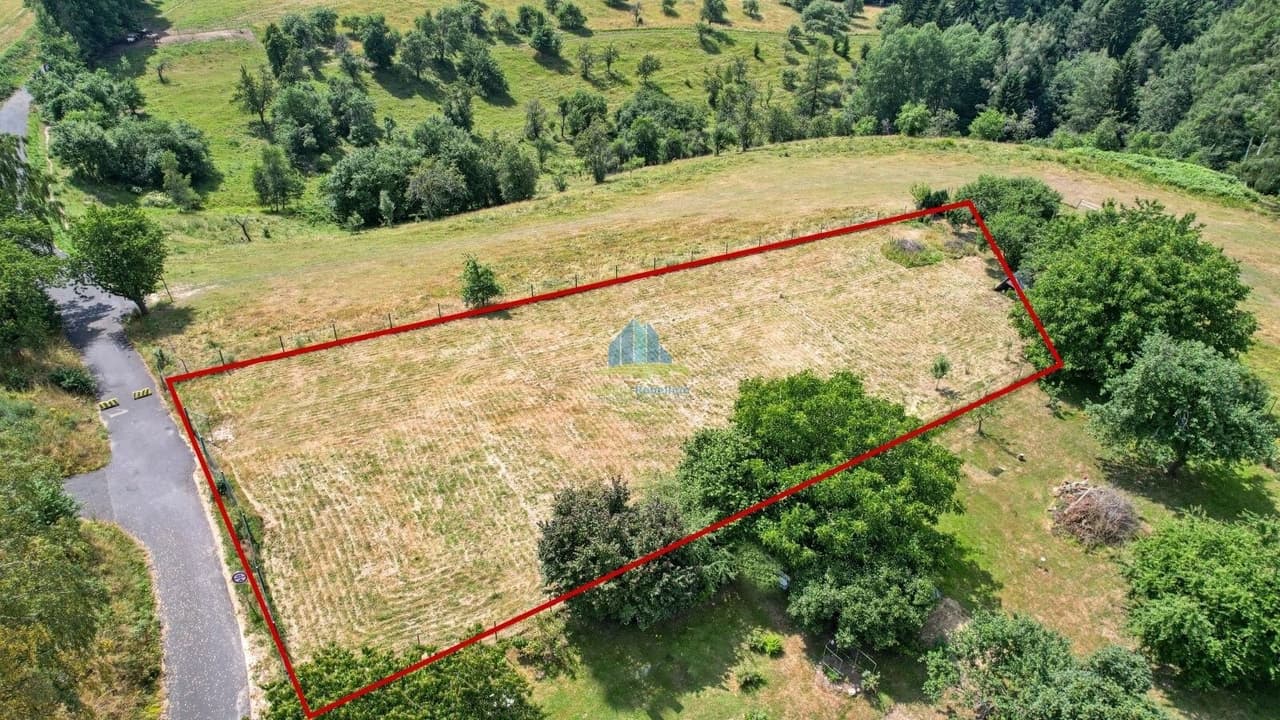 Prodej pozemku 2674 m²