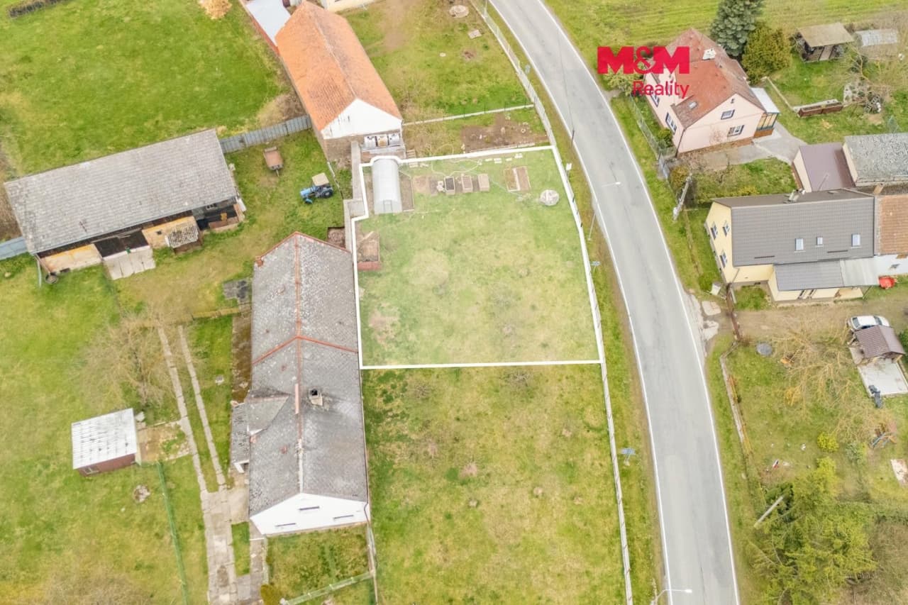 Prodej pozemku 665 m²