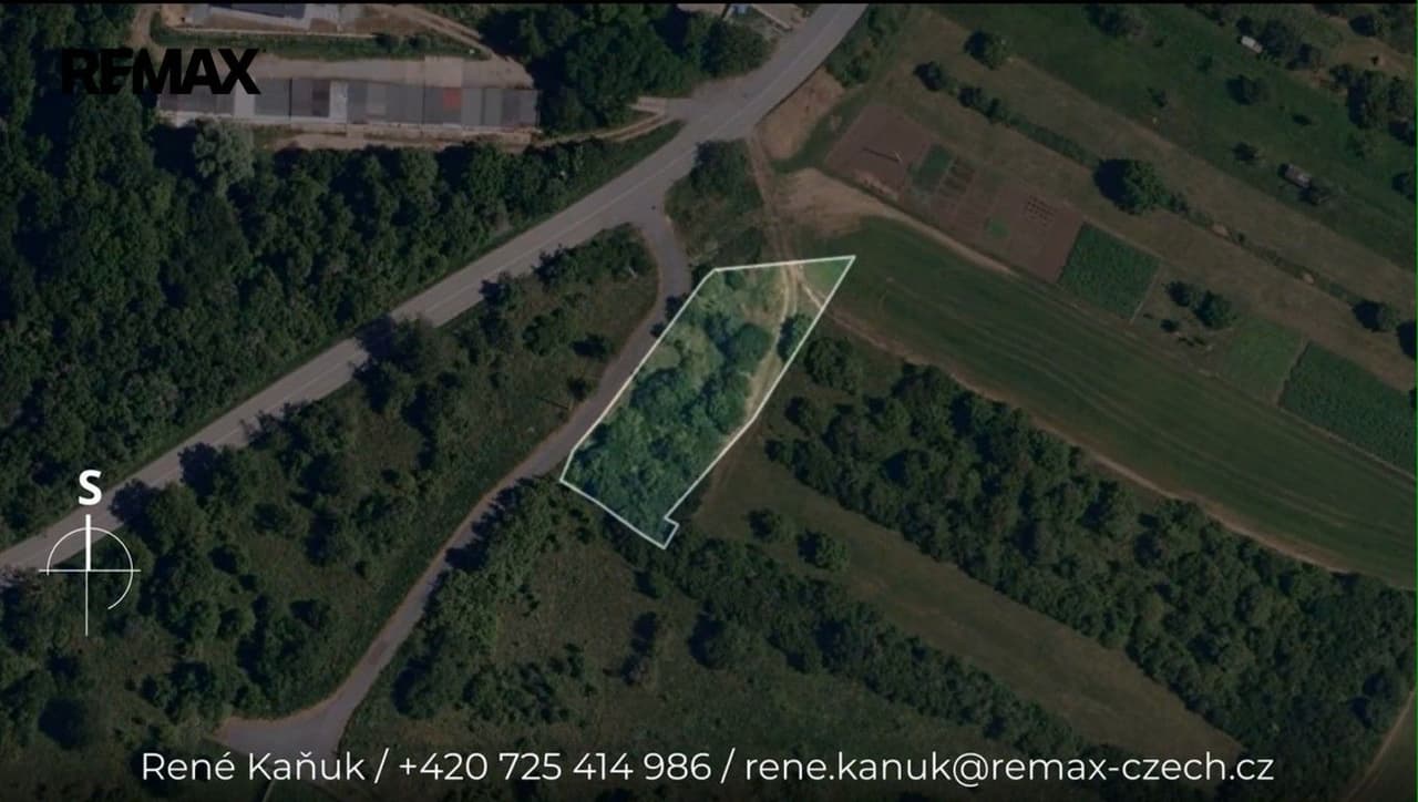 Prodej pozemku 1225 m²