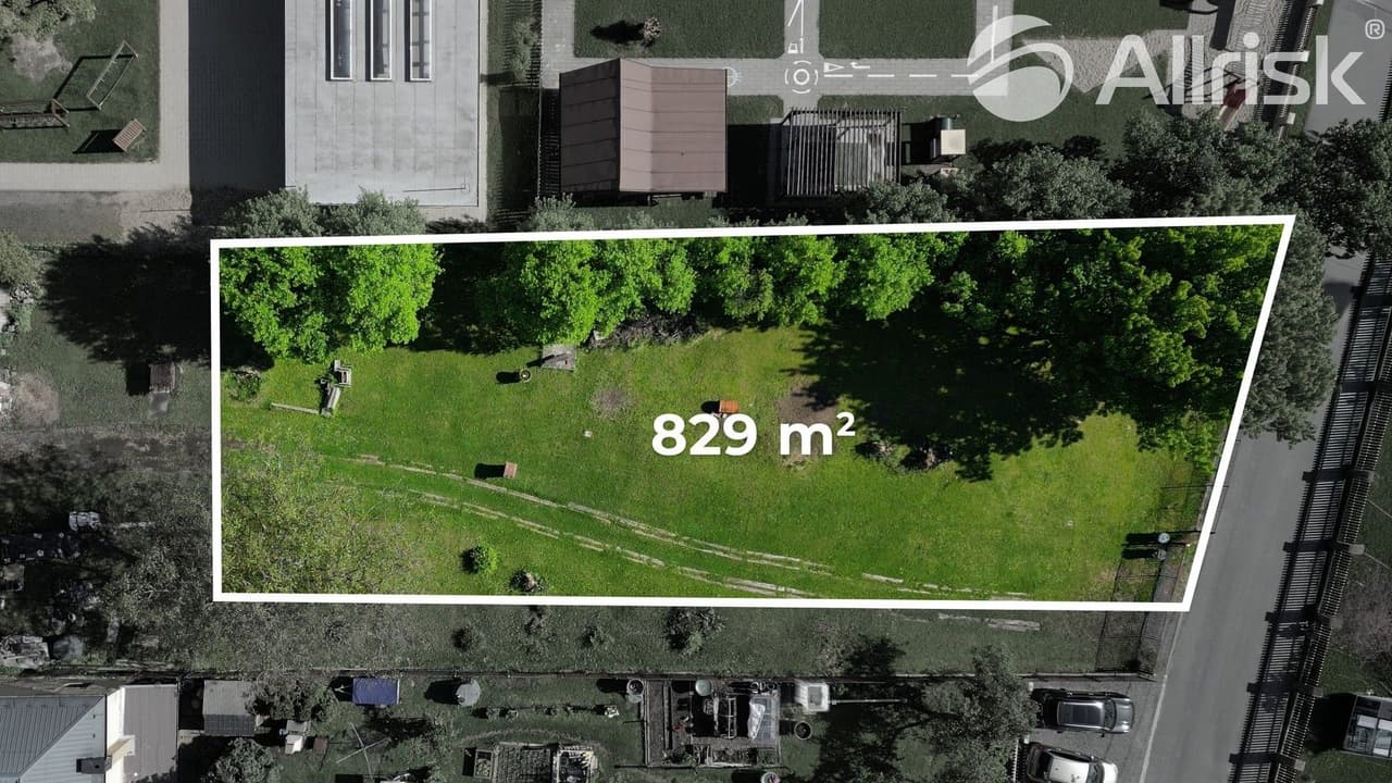 Prodej pozemku 829 m²