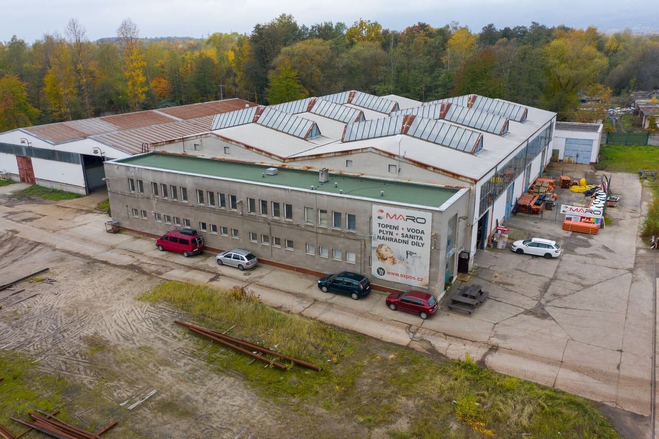 Prodej komerčního prostoru 2132 m²