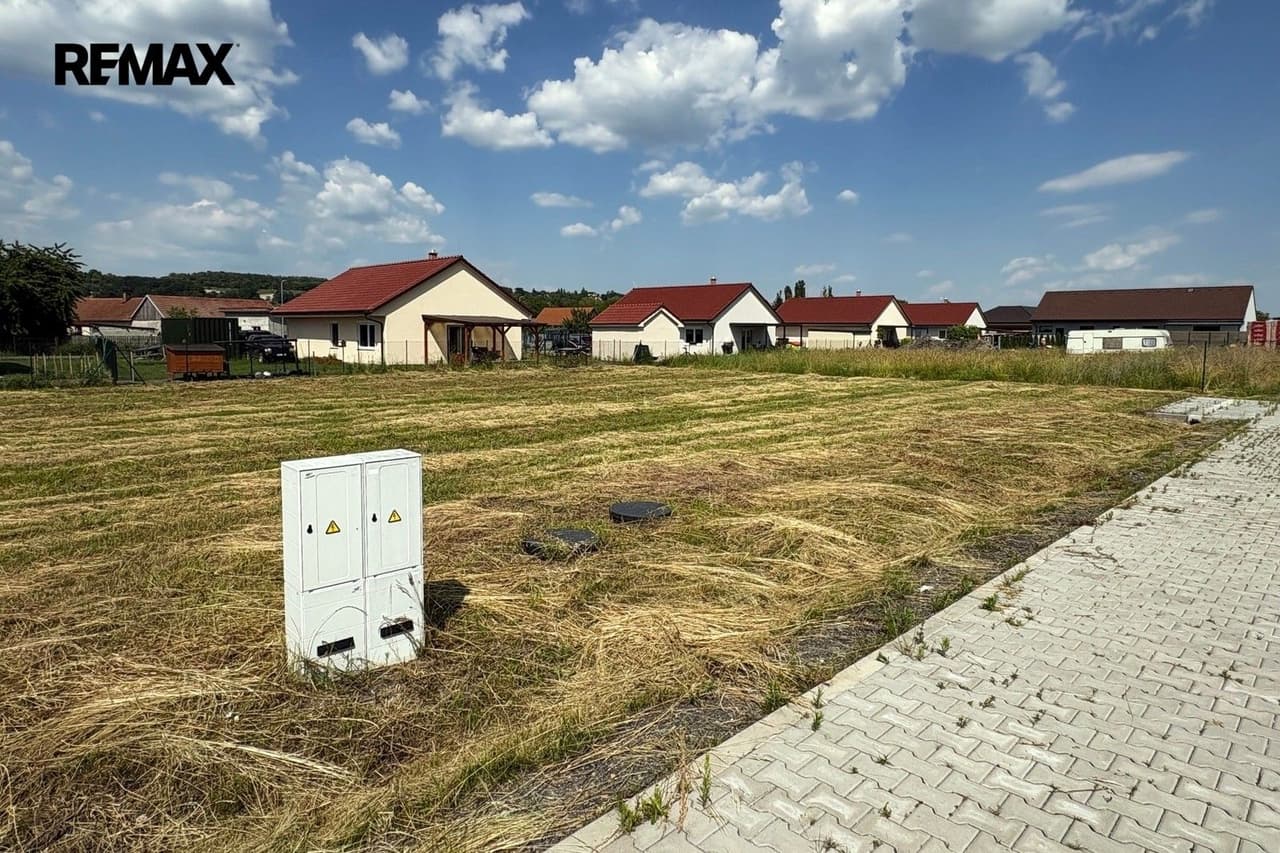 Prodej pozemku 712 m²