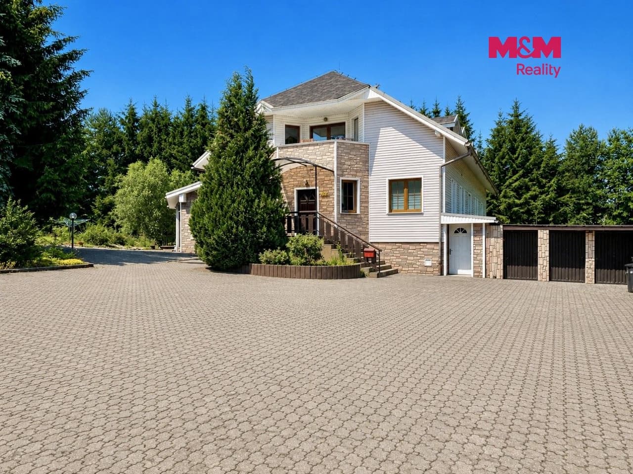 Prodej domu 737 m²