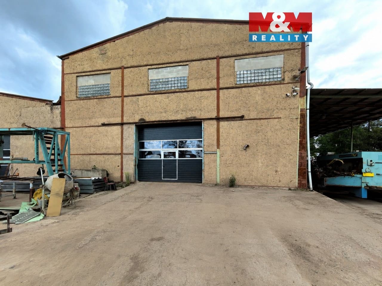 Pronájem komerčního prostoru 335 m²
