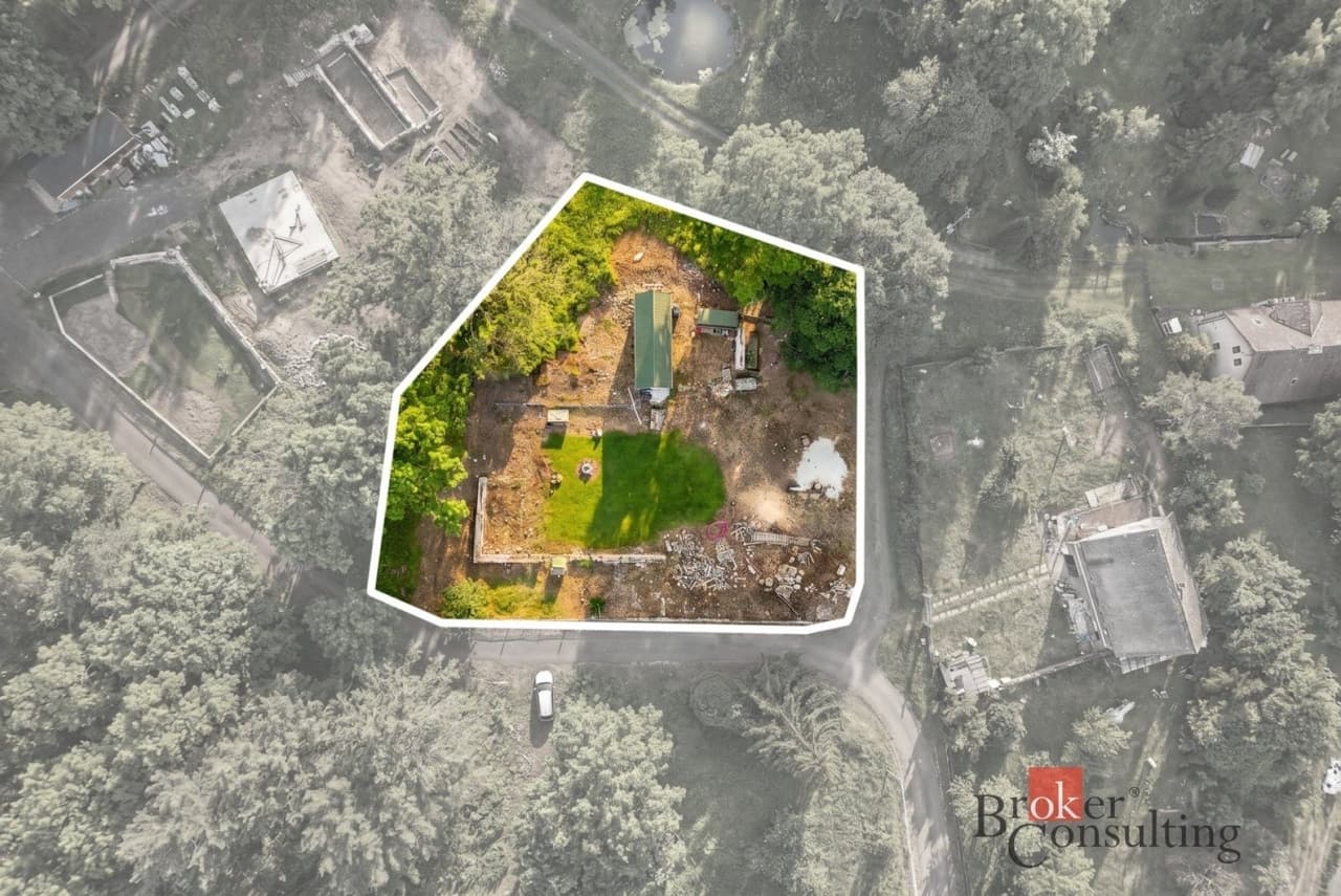 Prodej pozemku 1381 m²