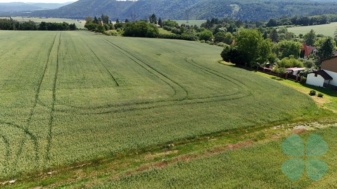 Prodej pozemku 10864 m²