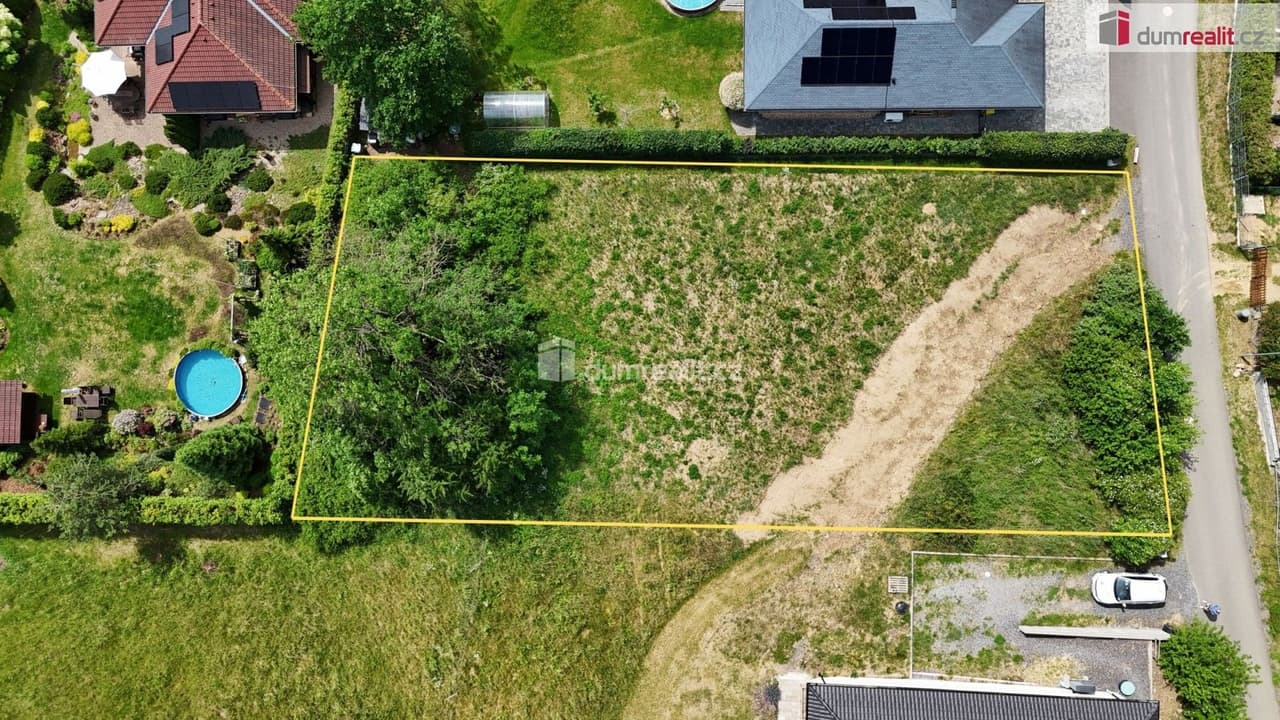 Prodej pozemku 1276 m²