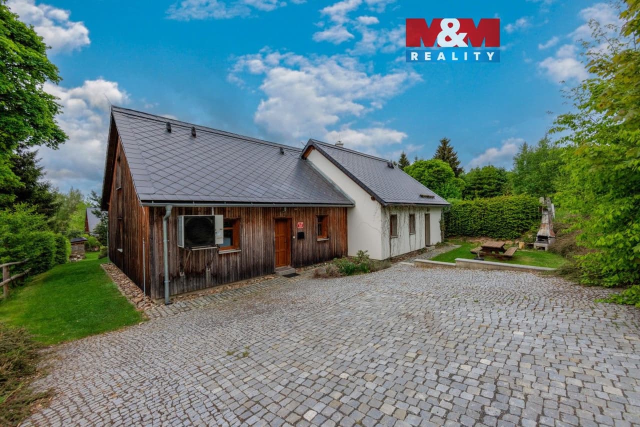 Prodej komerčního prostoru 183 m²