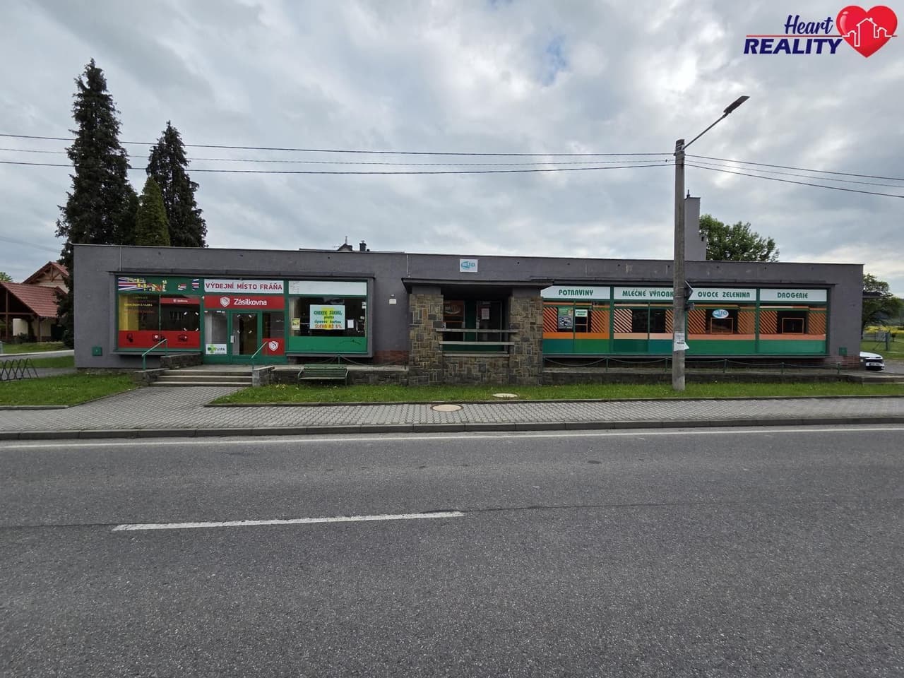 Pronájem komerčního prostoru 350 m²