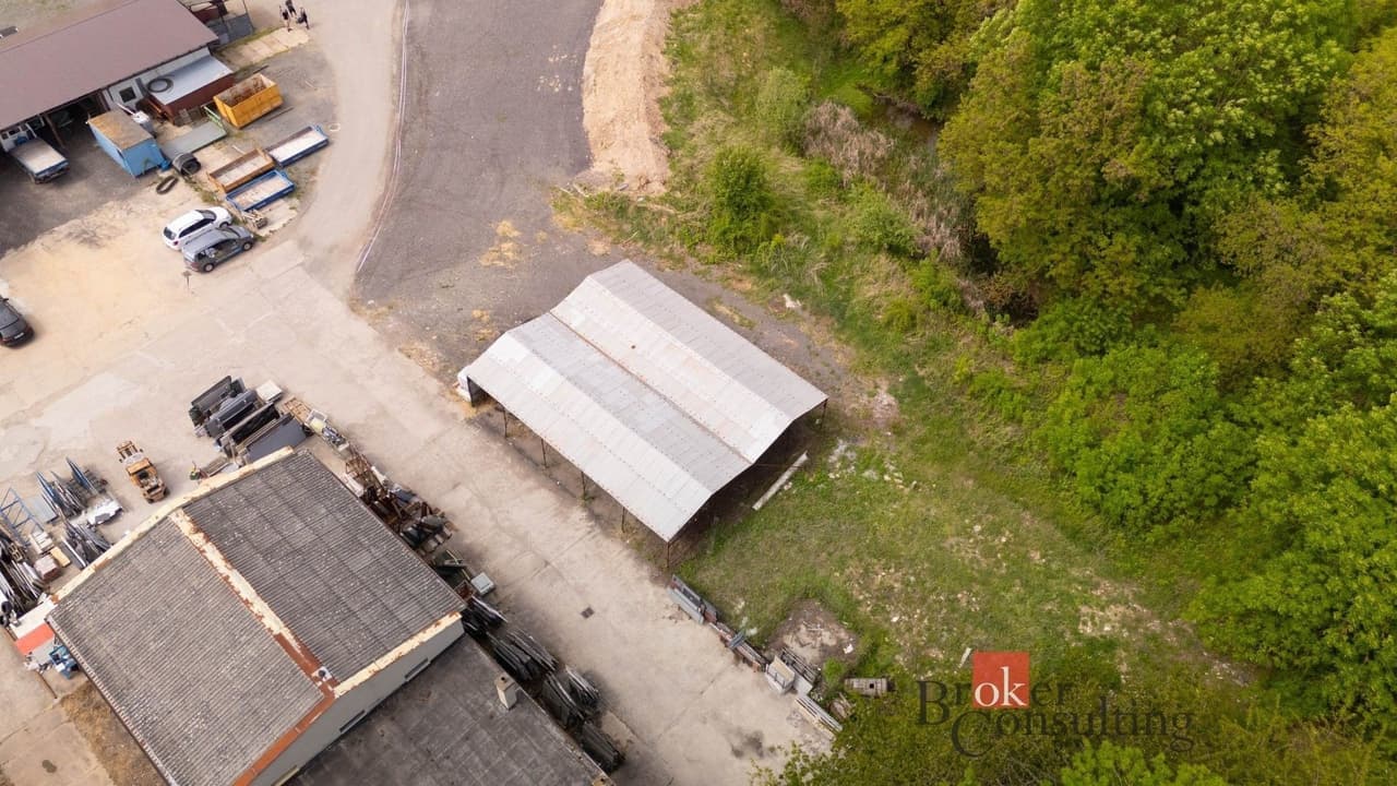Pronájem komerčního prostoru 350 m²