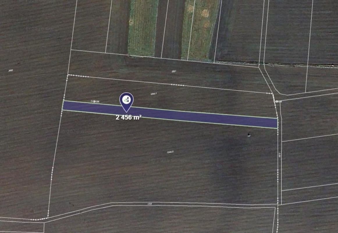 Prodej pozemku 2456 m²