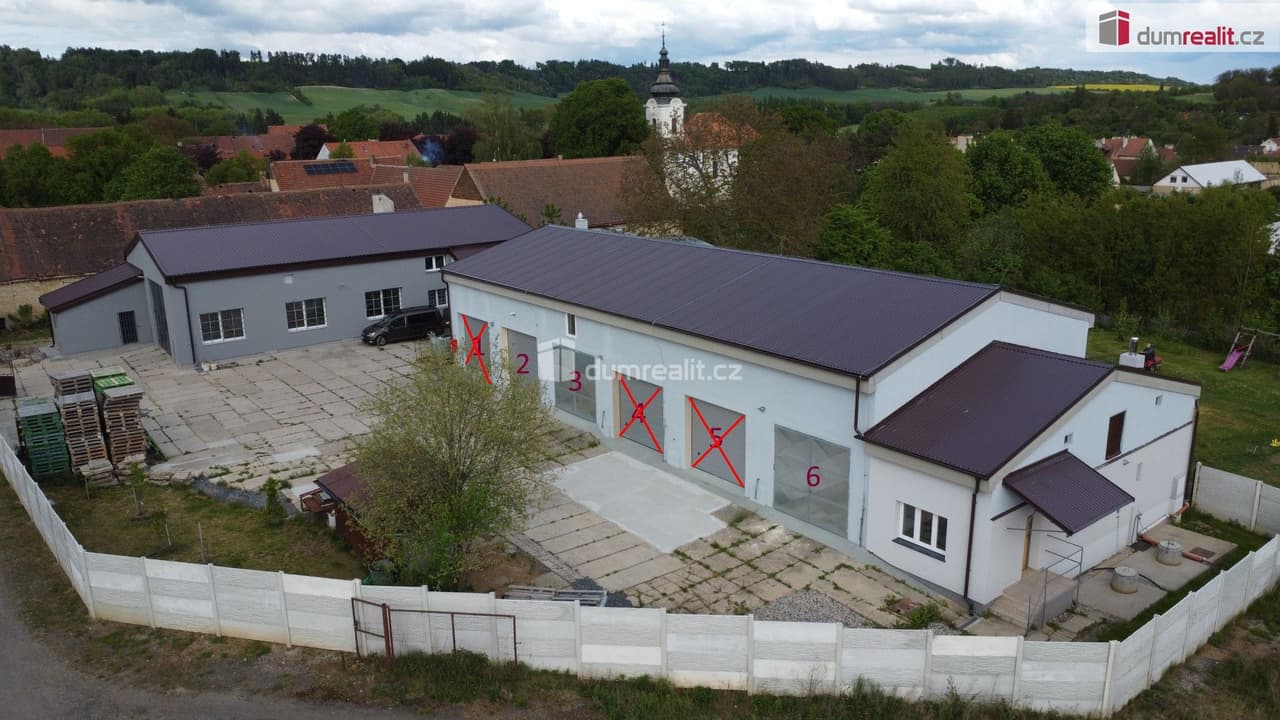 Pronájem komerčního prostoru 753 m²
