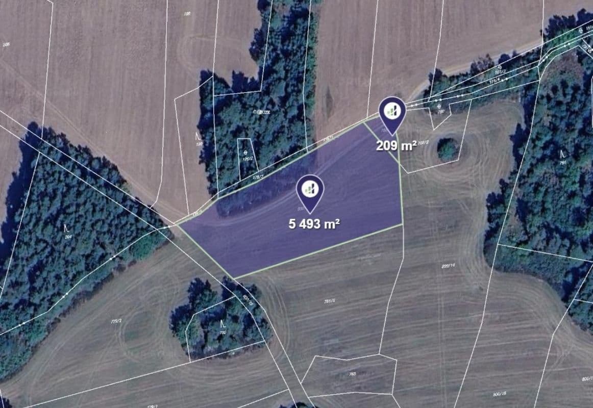 Prodej pozemku 5702 m²