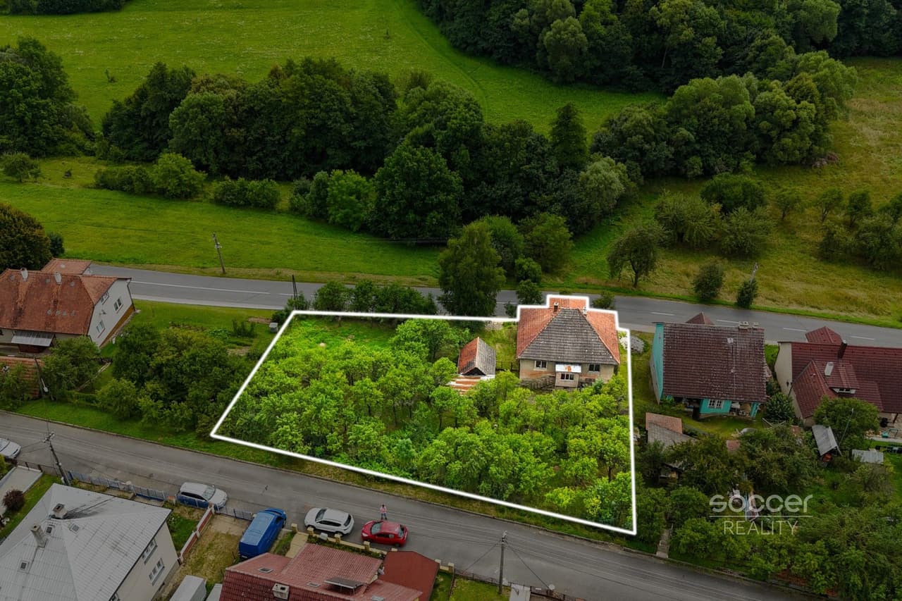 Prodej pozemku 1562 m²